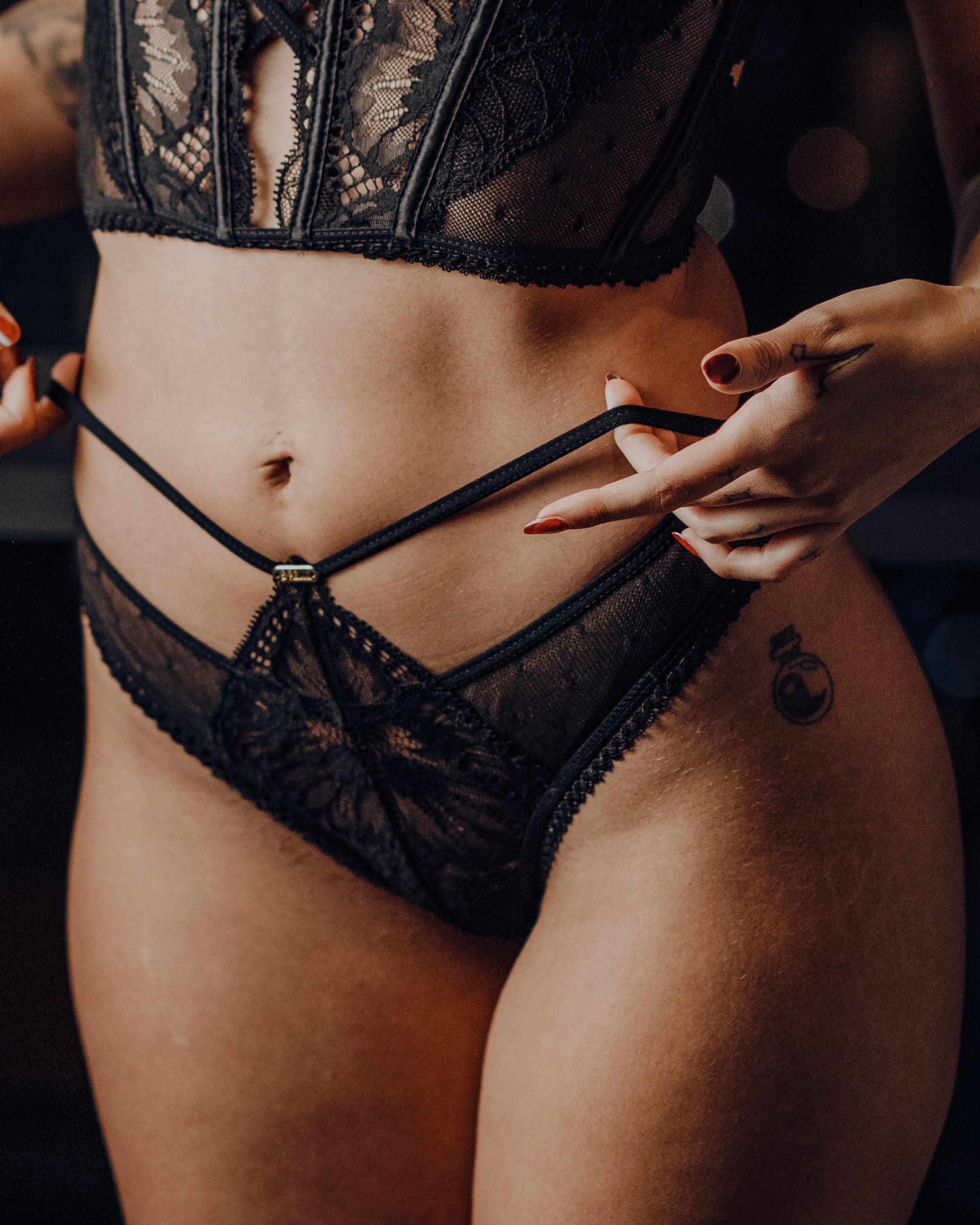 Thong Tracy Black